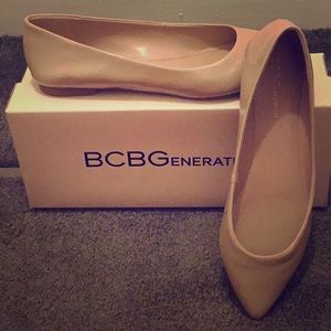 BCBG Flat Patent Pointed Shoes